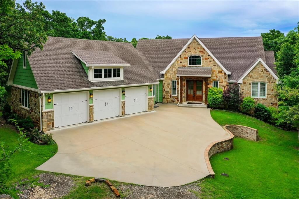Property Photo: 1021 Coral Cove TX 75068