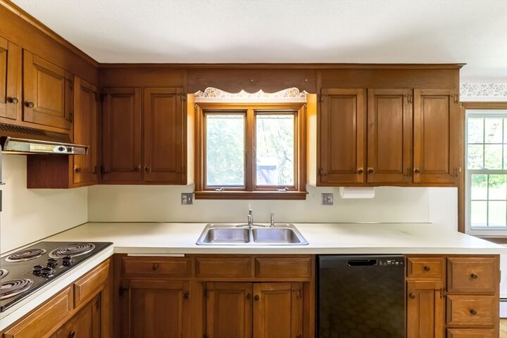 Property Photo:  7 Katie St  MA 01095 