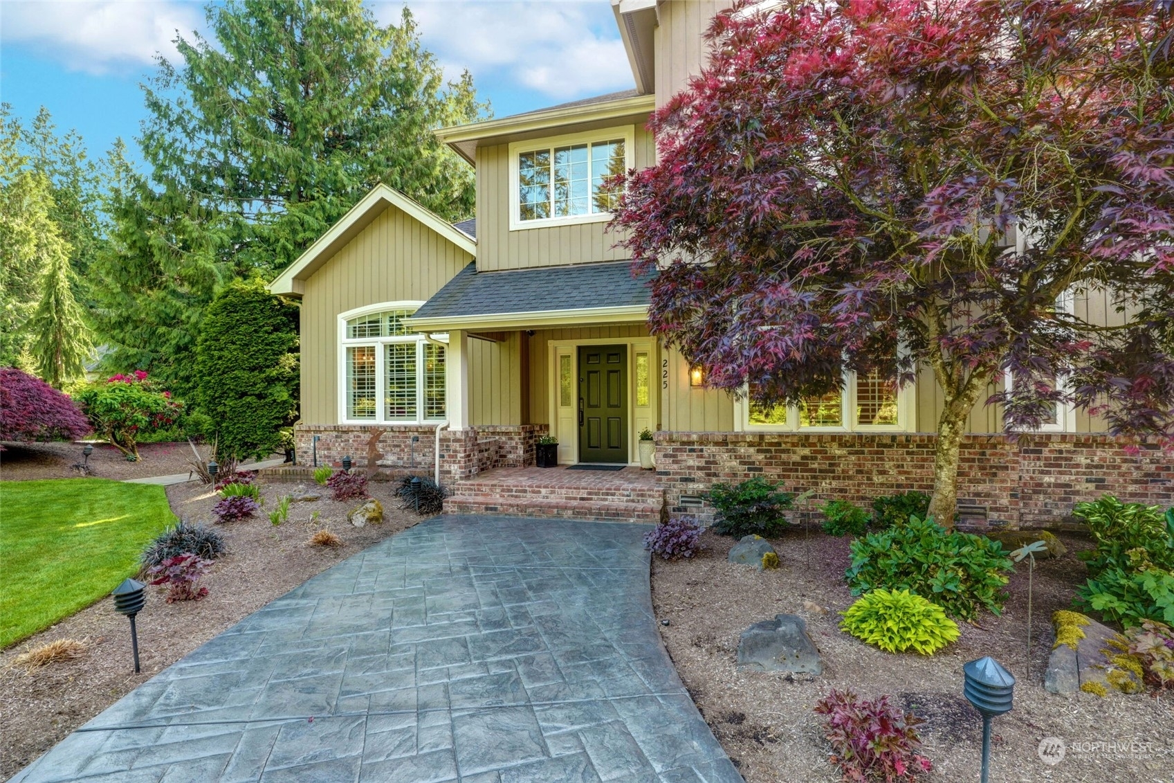 Property Photo: 225 225th Avenue NE WA 98074