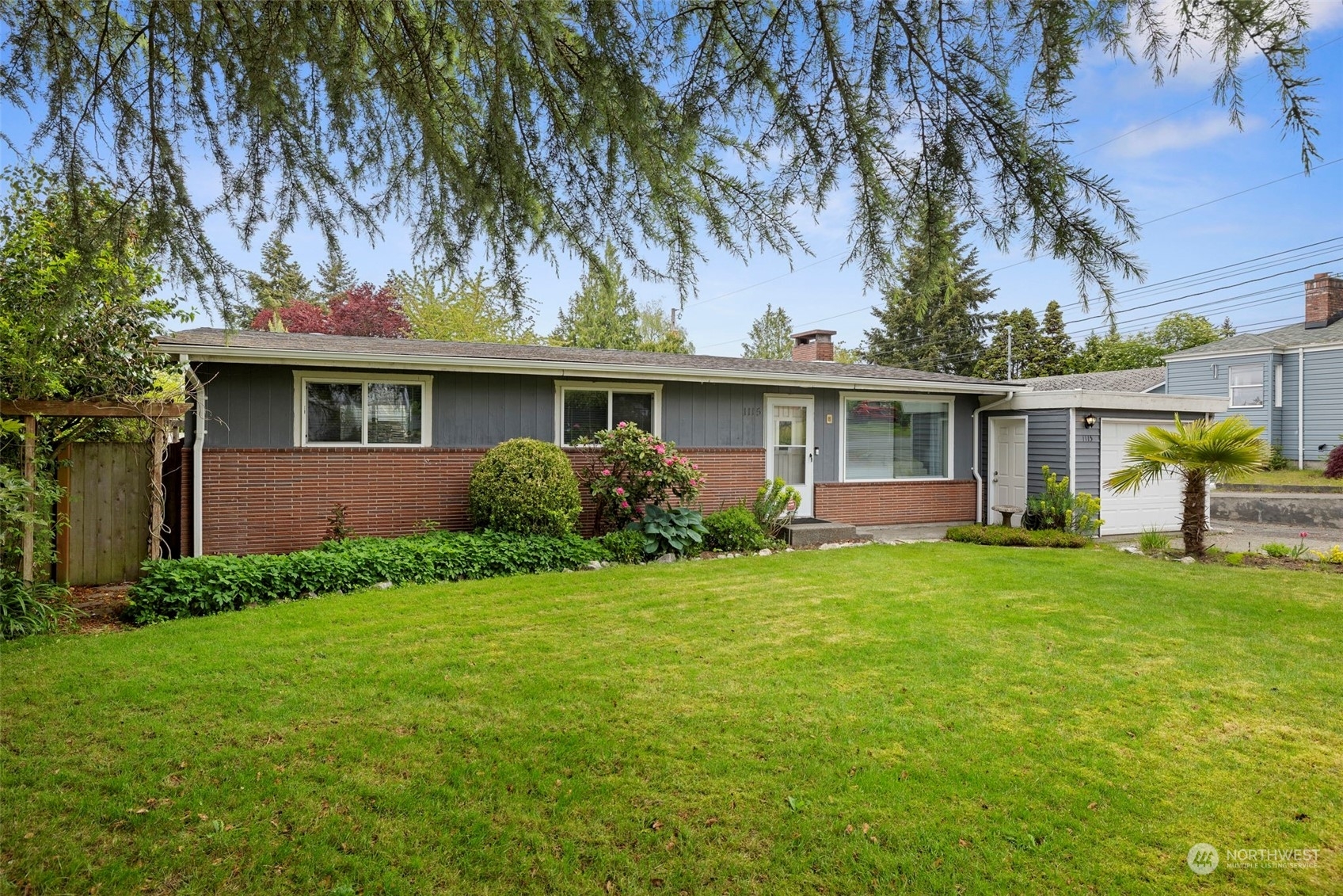 Property Photo:  1115 Cascade Drive  WA 98203 