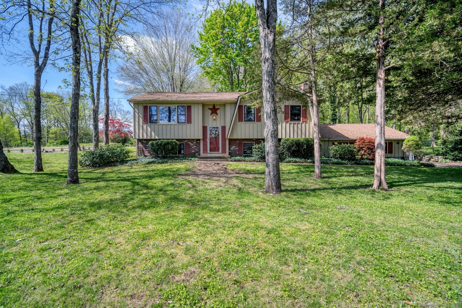 Property Photo:  670 Raymond Hill Road  CT 06382 
