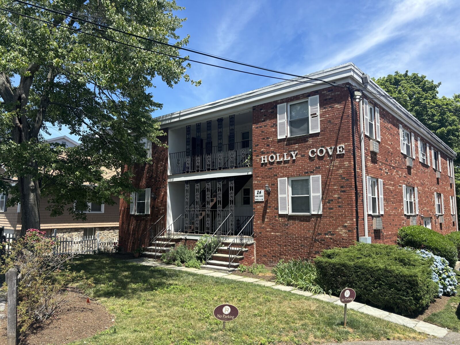 Property Photo:  24 Home Court 4  CT 06902 