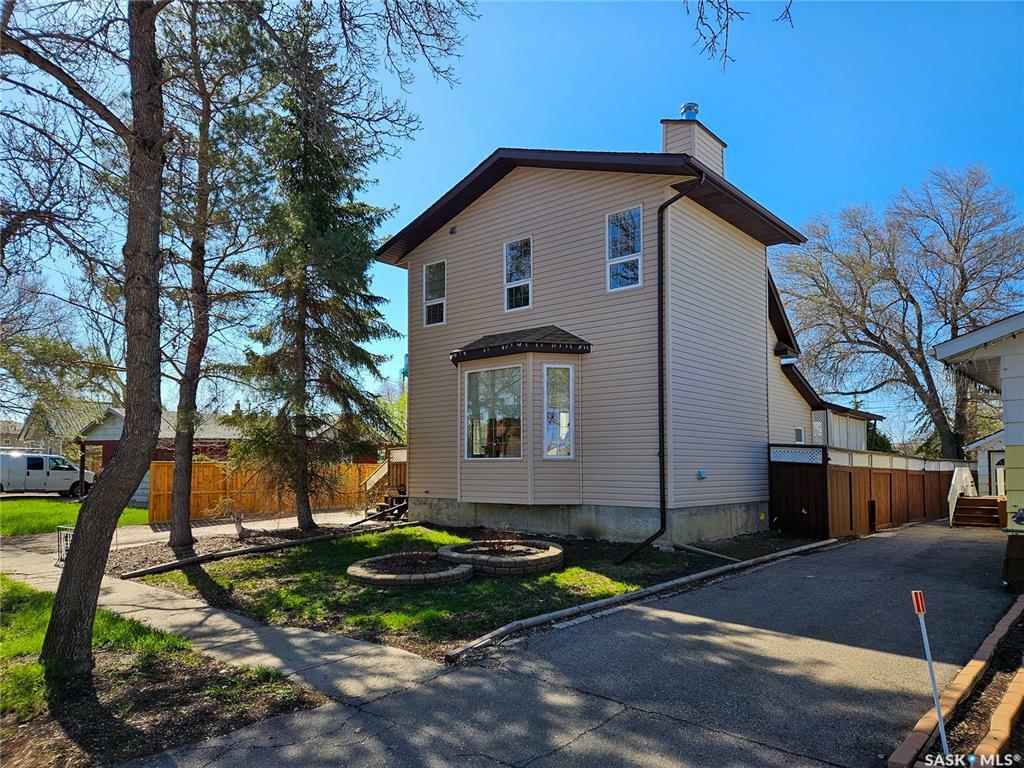 Property Photo:  214 7th Avenue W  SK S0L 2V0 