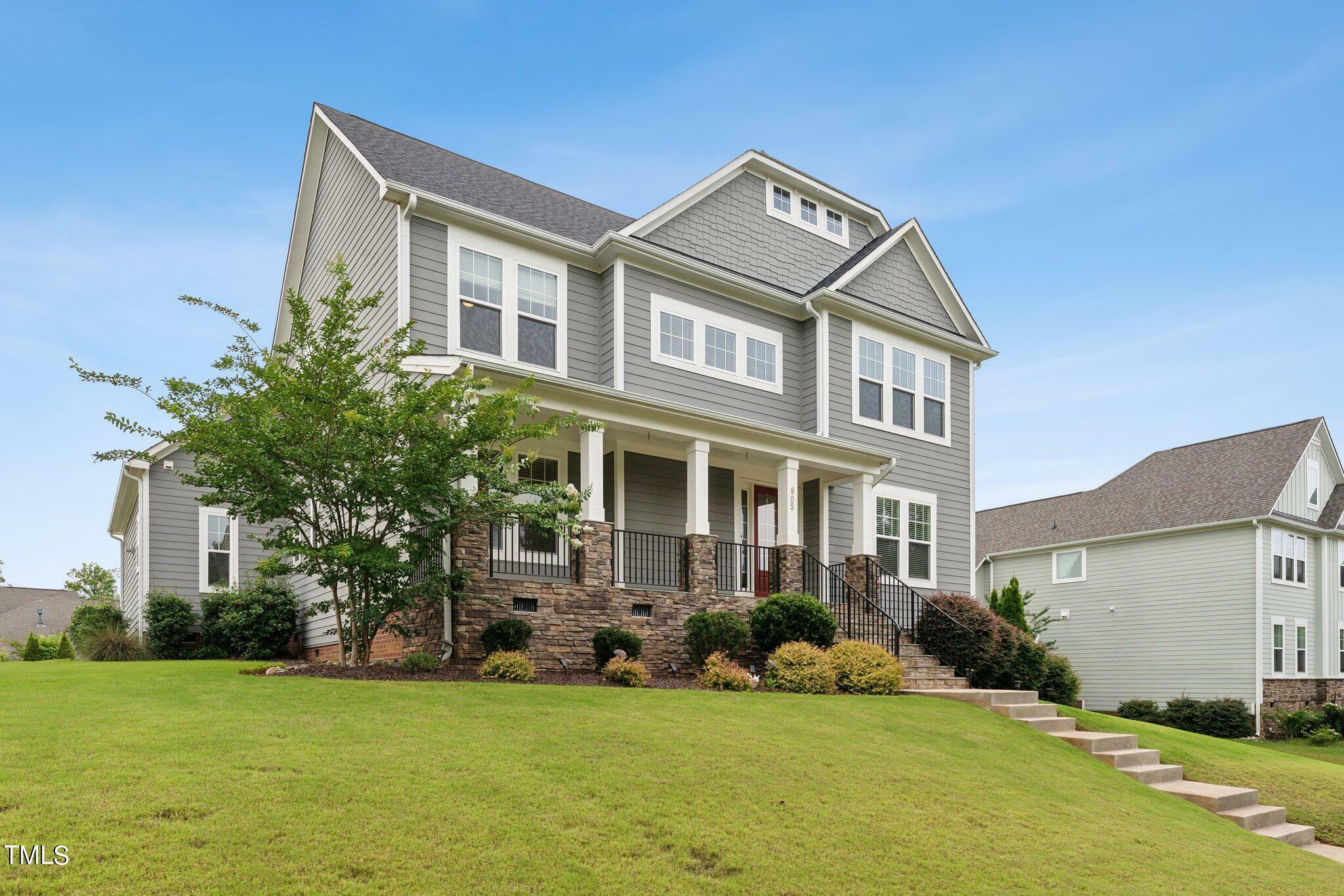 Property Photo:  905 Green Oaks Parkway  NC 27540 