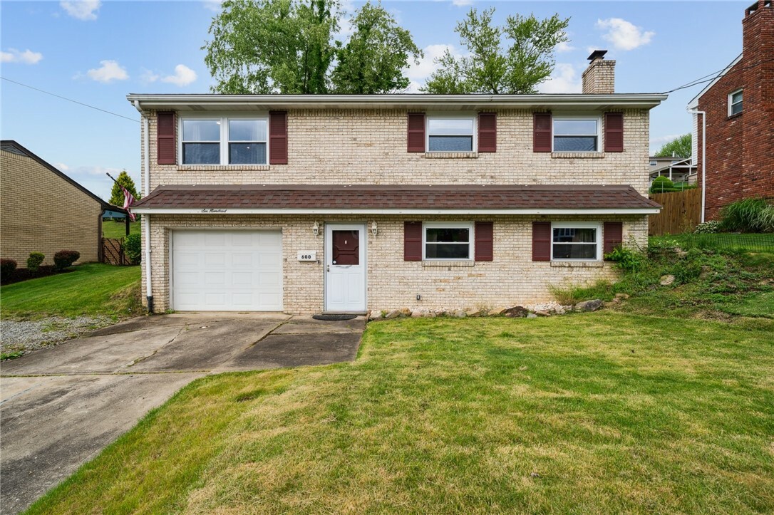 Property Photo:  600 Semple Dr  PA 15642 