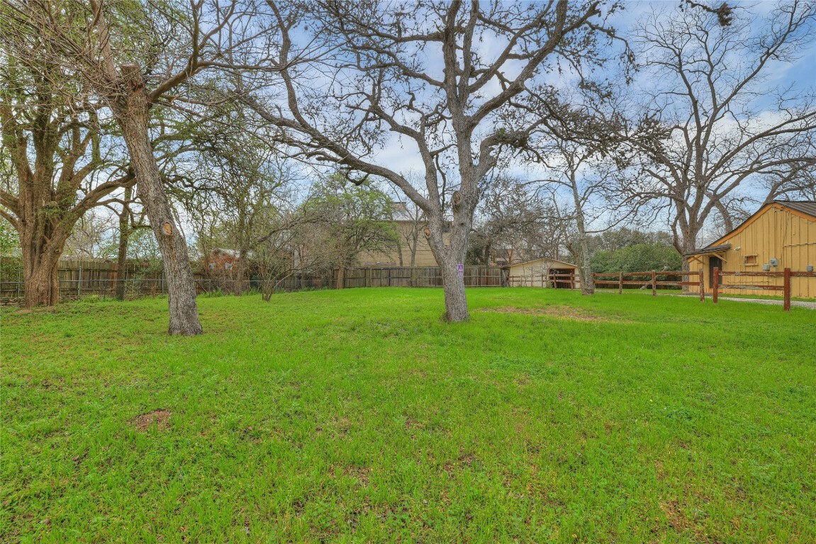 Property Photo:  322 W Mlk Drive  TX 78666 