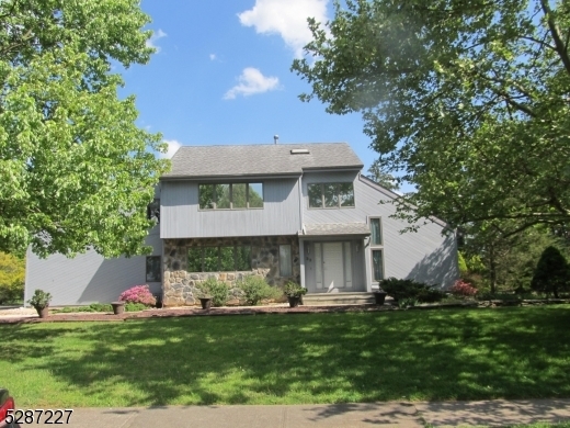 Property Photo:  33 Elmendorf Cir  NJ 08844 