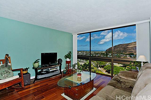 521 Hahaione Street 2/10F  Honolulu HI 96825 photo