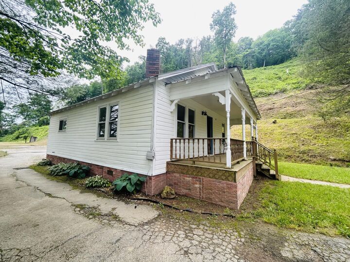 Property Photo: 79 Hwy 1482 KY 40972