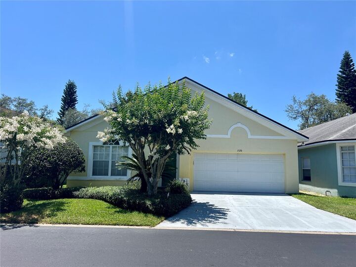 Property Photo: 1520 Fox Glen Dr FL 32708