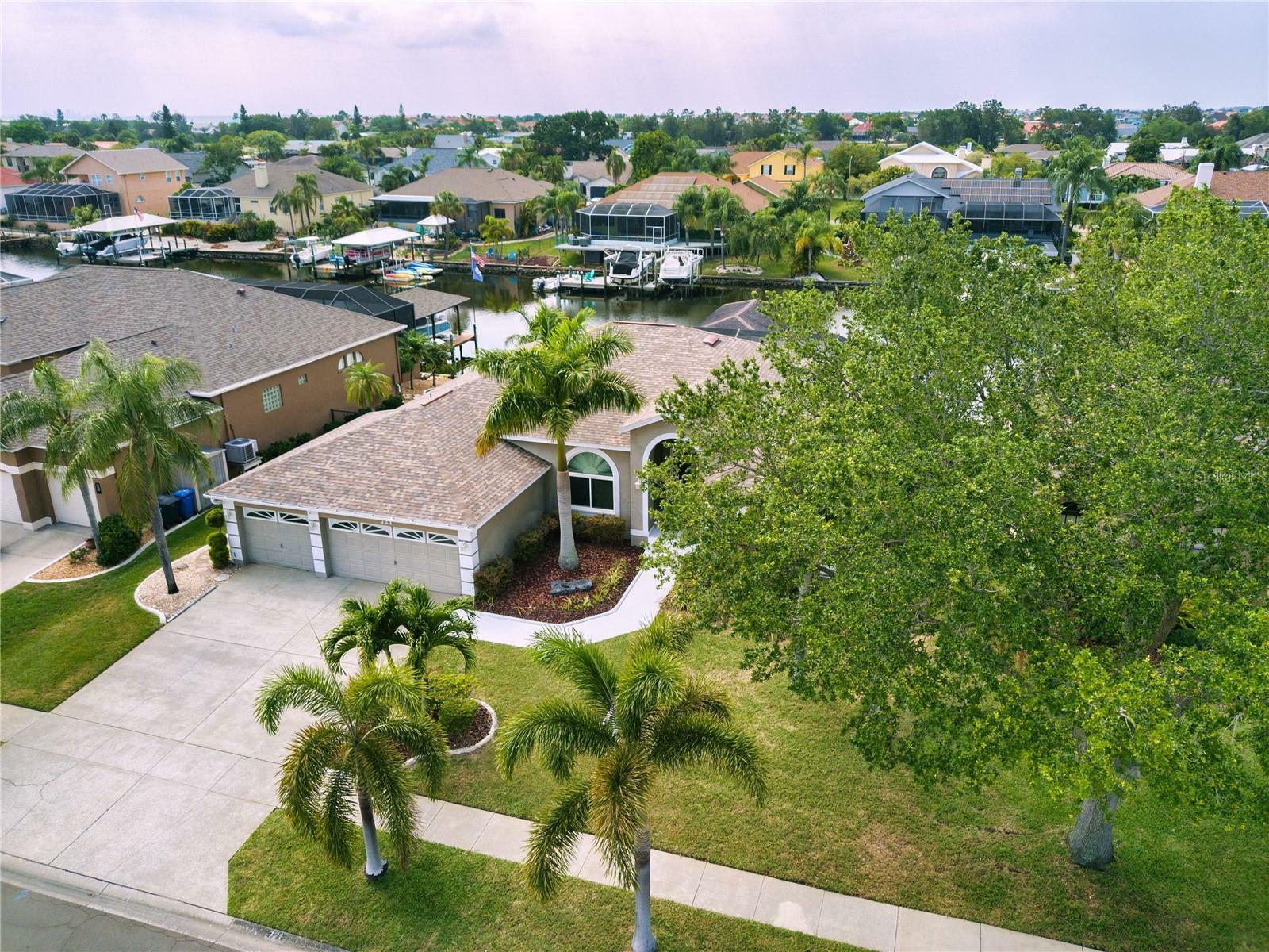 Property Photo:  721 Bunker View Drive  FL 33572 