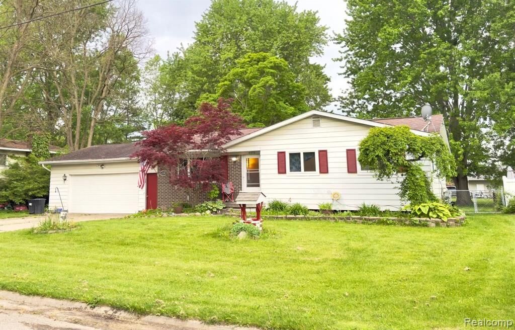 Property Photo: 4376 Wheatland Drive MI 48473 8255