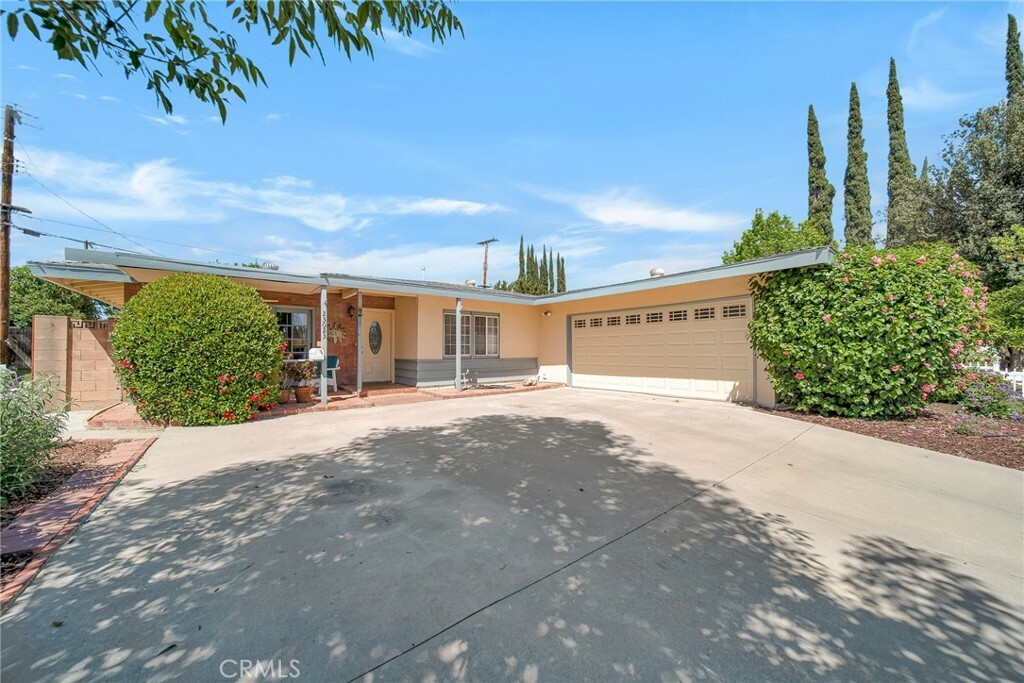 Property Photo:  23023 Strathern Street  CA 91304 