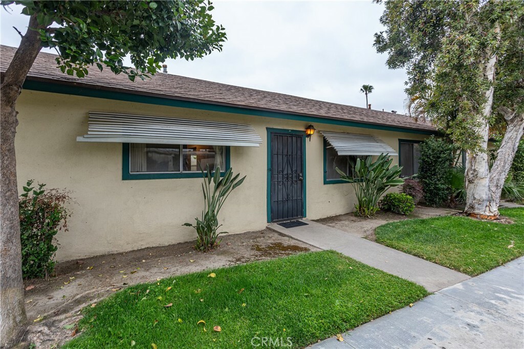 Property Photo:  1152 N West Street 53  CA 92801 