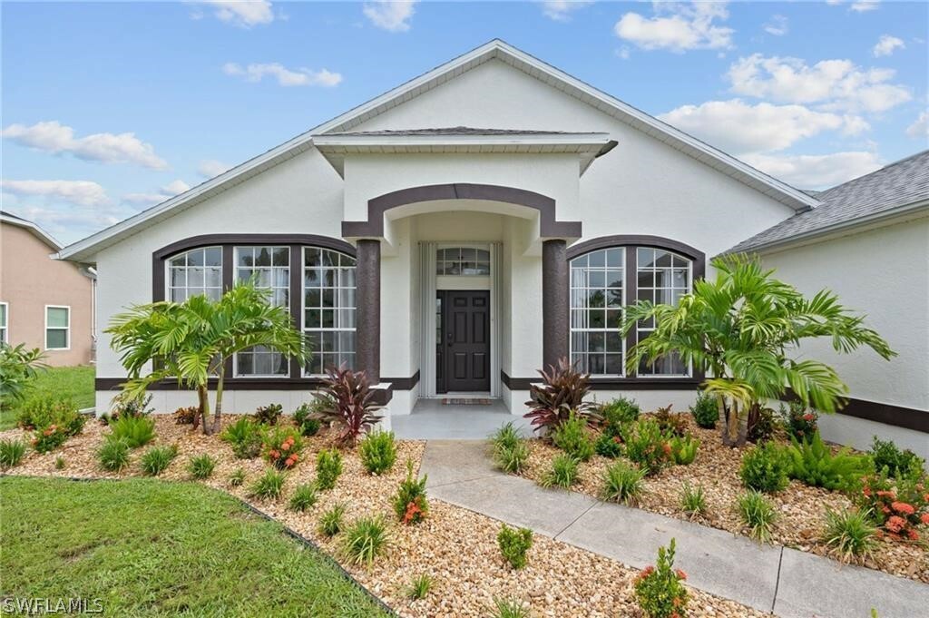 Property Photo:  1800 SW 49th Terrace  FL 33914 