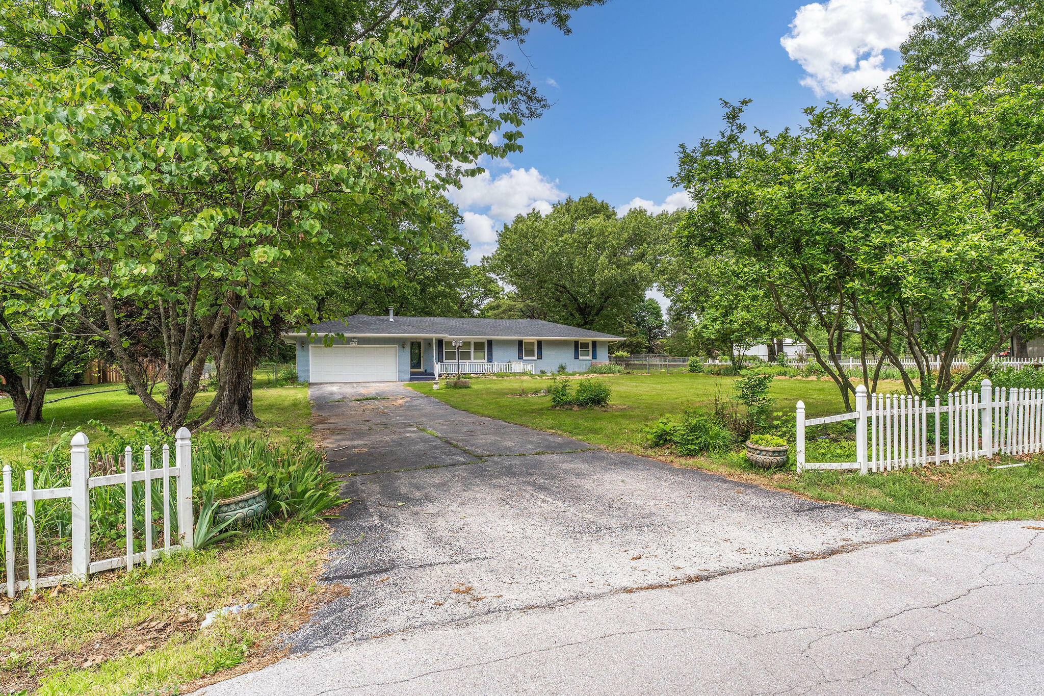 Property Photo: 6073 E Linda Street MO 65742