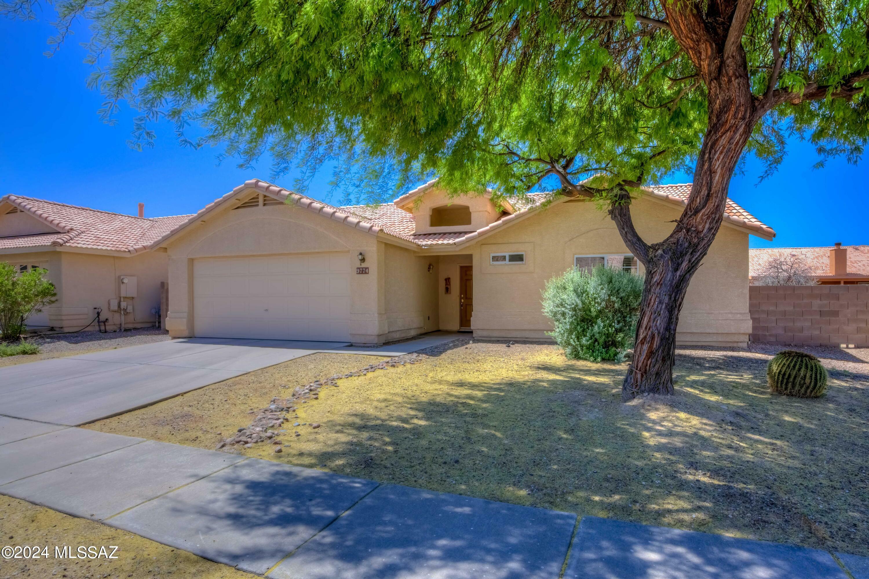 Property Photo:  9774 E Paseo San Ardo  AZ 85747 