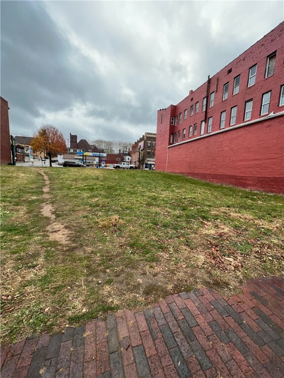 Property Photo:  235 - 237 E 8th Avenue  PA 15210 