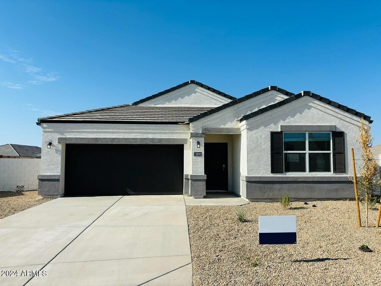 Property Photo: 28292 N Platinum Drive AZ 85143