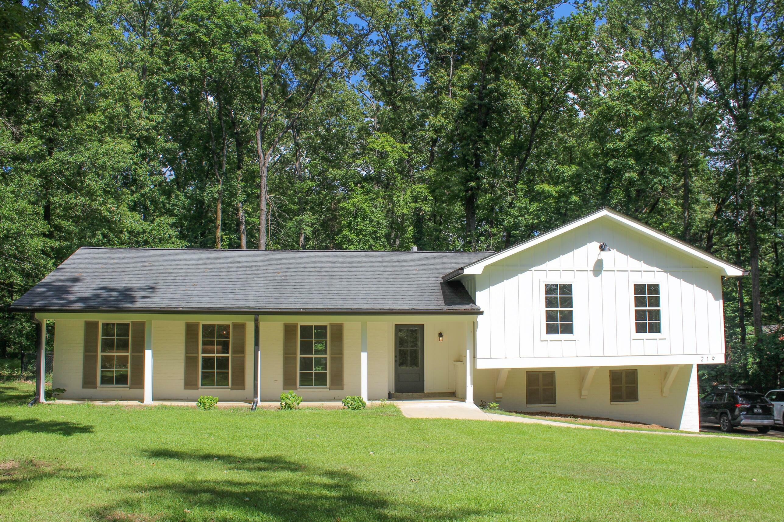 Property Photo:  219 Woodlawn Road  MS 39459 
