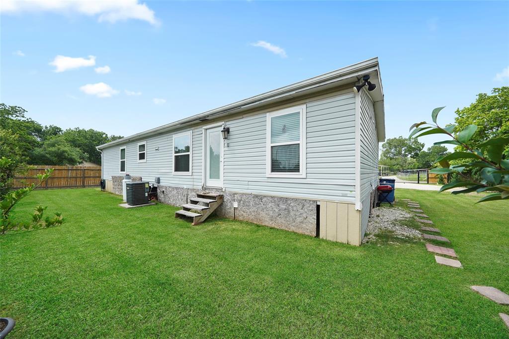 Property Photo: 600 Maple Avenue TX 77545