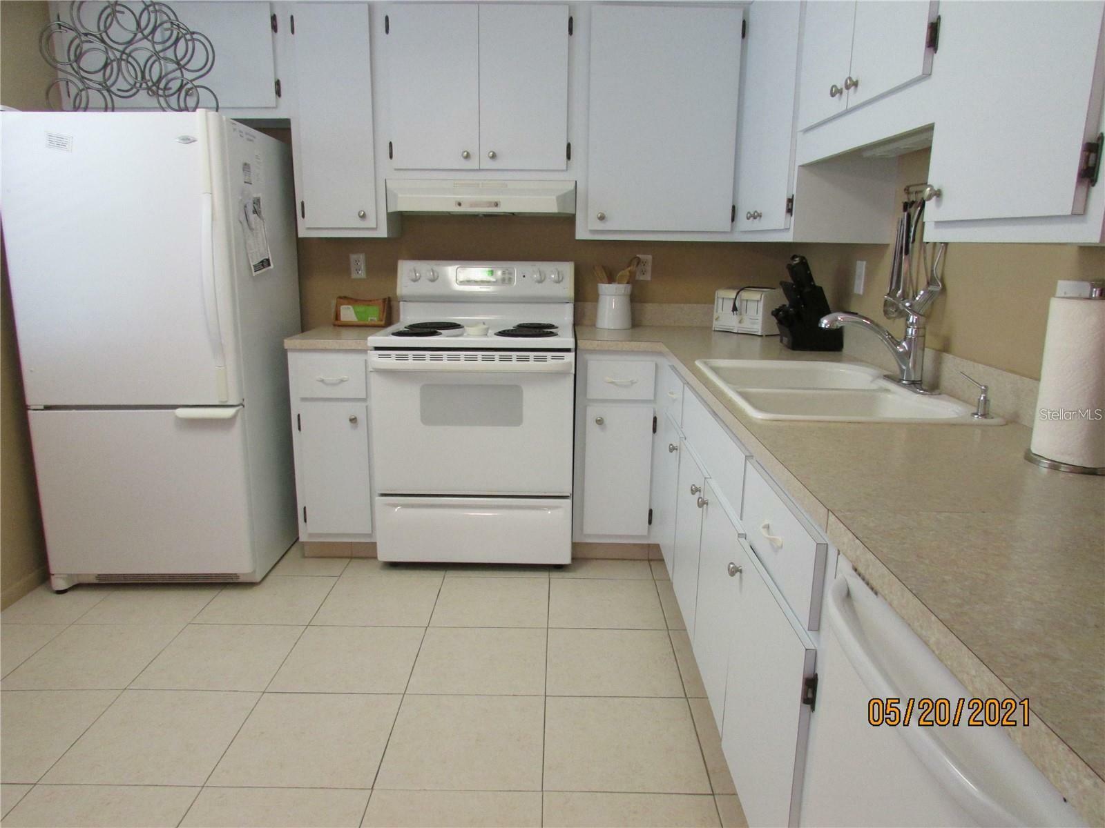 Property Photo:  1005 Egret Court  FL 34698 