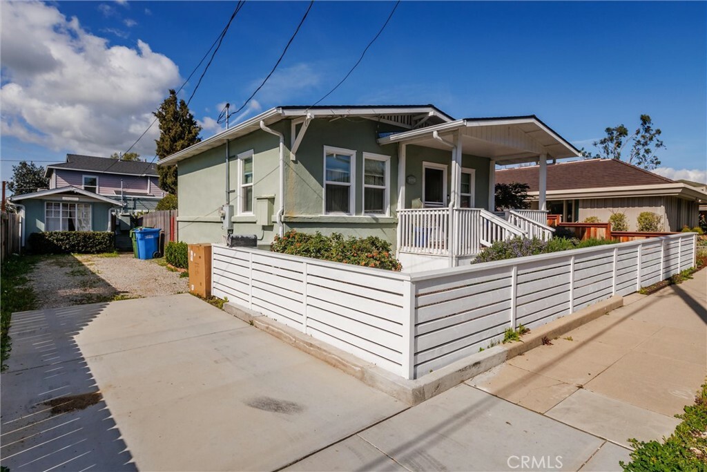 Property Photo:  1052 Peach St  CA 93401 