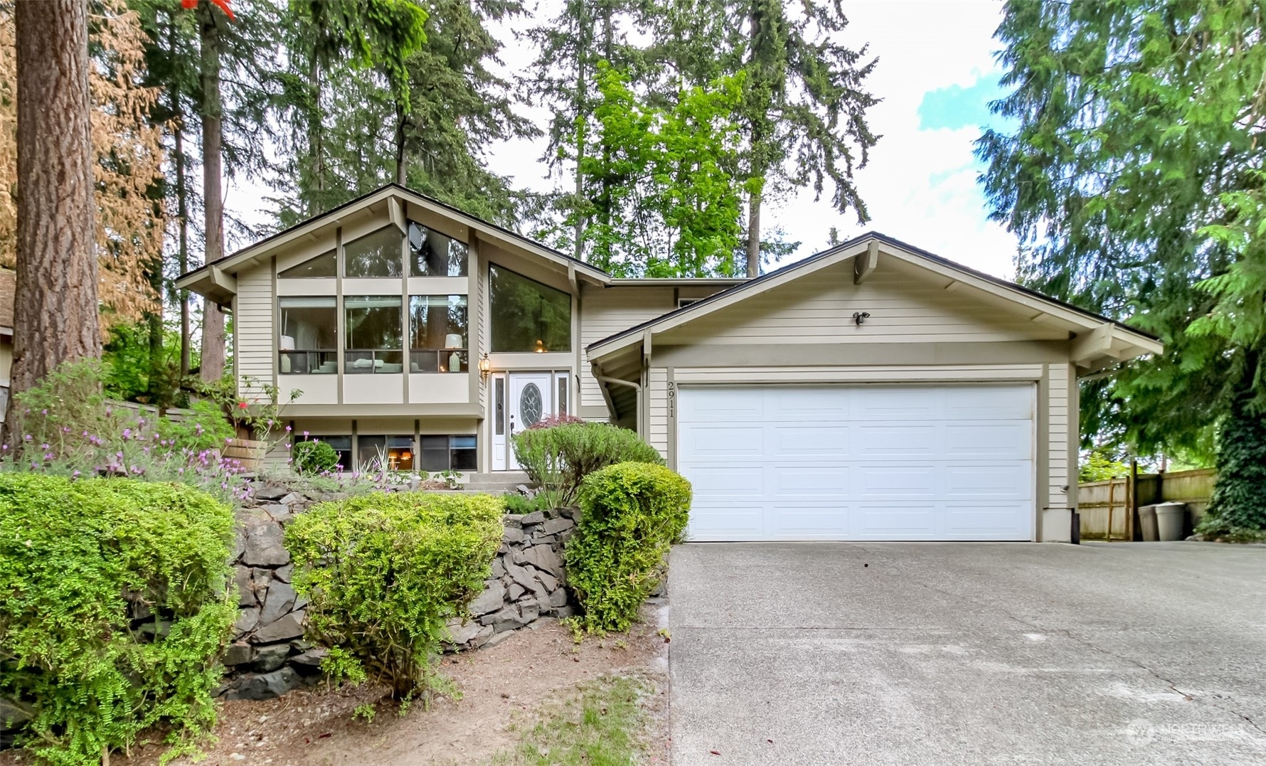 Property Photo:  2911 24th Ave Ct SE  WA 98374 