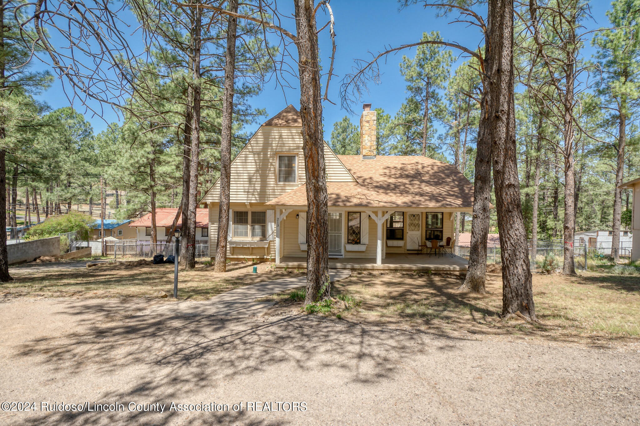 Property Photo: 213 Nogal Place NM 88345