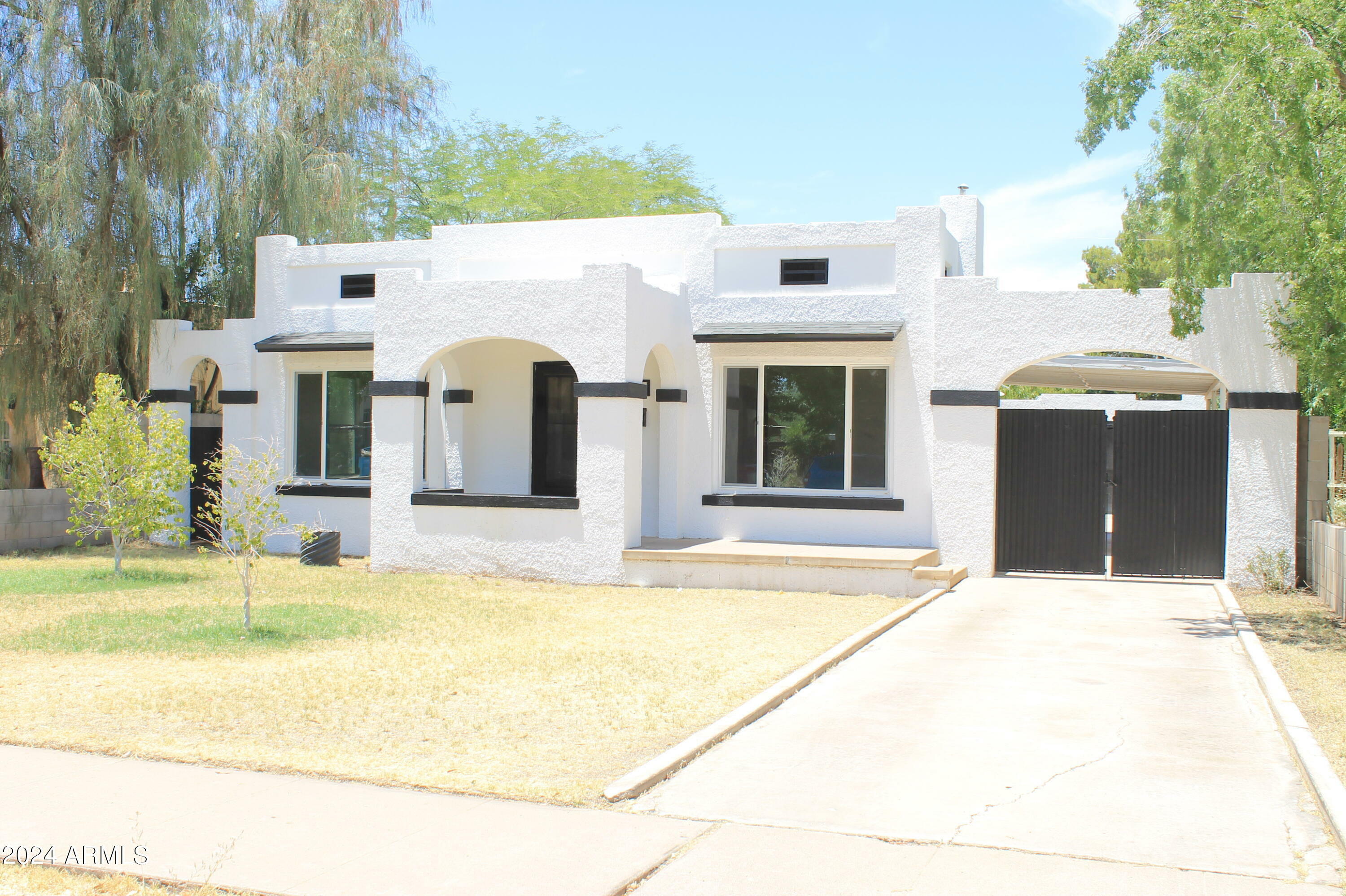 Property Photo:  2230 N Mitchell Street  AZ 85006 