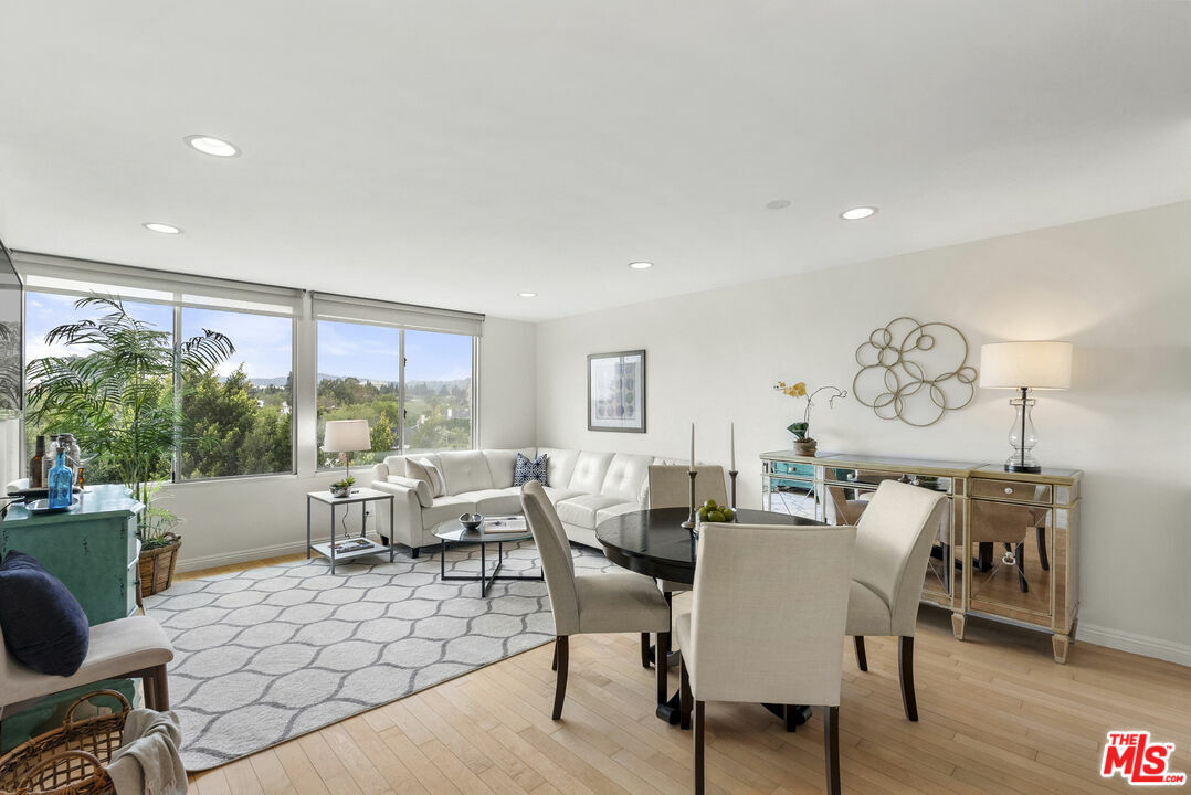 Property Photo:  10501   Wilshire Blvd 902  CA 90024 