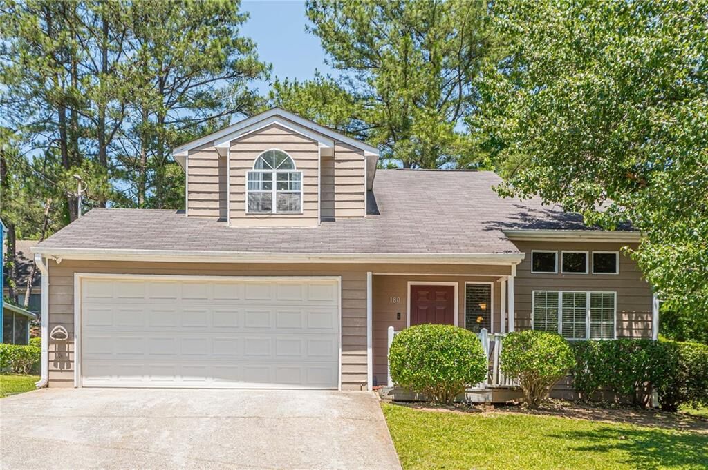 Property Photo: 180 Iveydale Road SE GA 30126