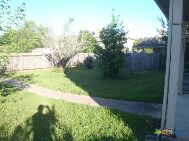 Property Photo:  105 Colt Loop  TX 78640 