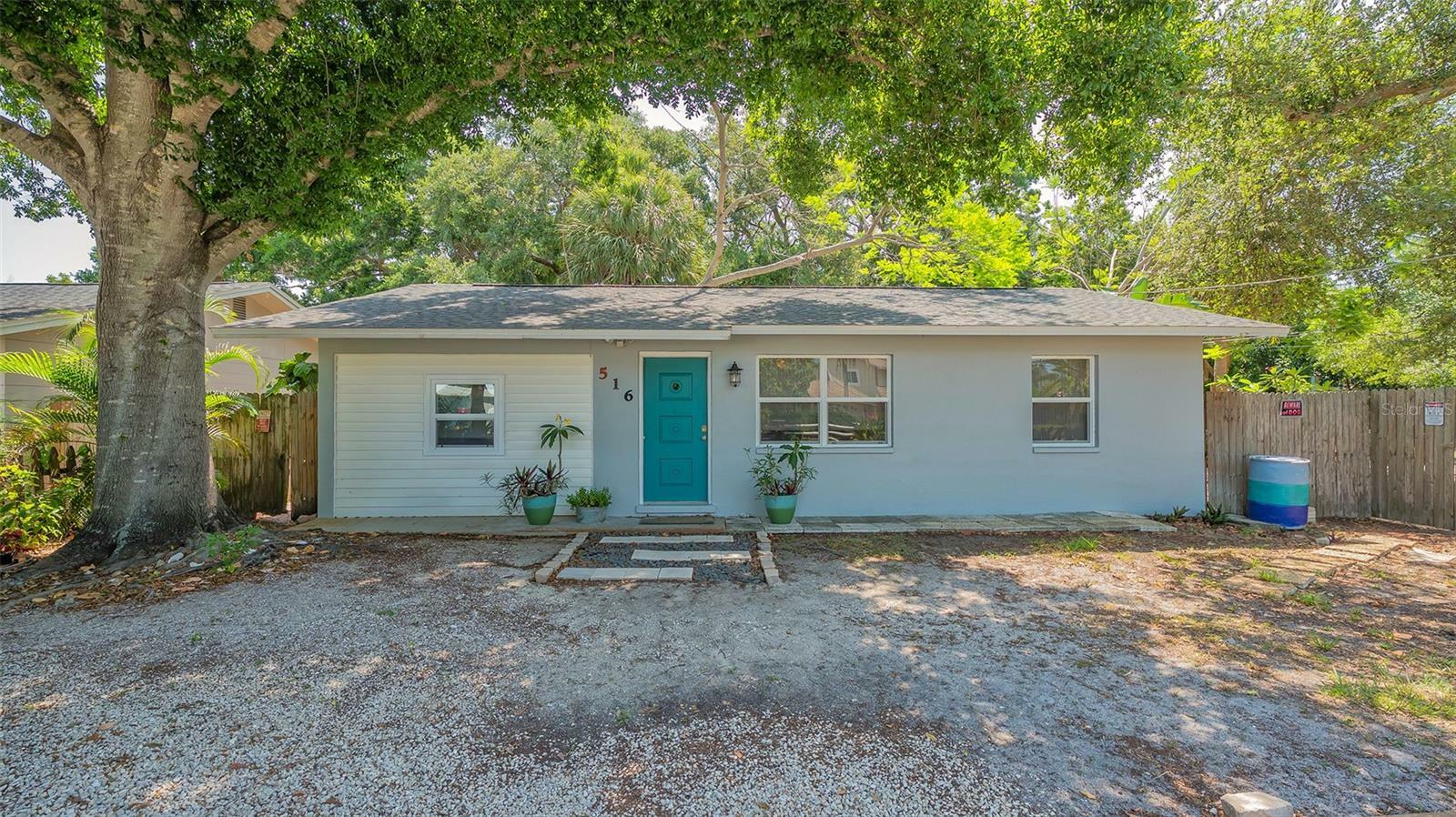 Property Photo:  516 Ravenna Street S  FL 34275 