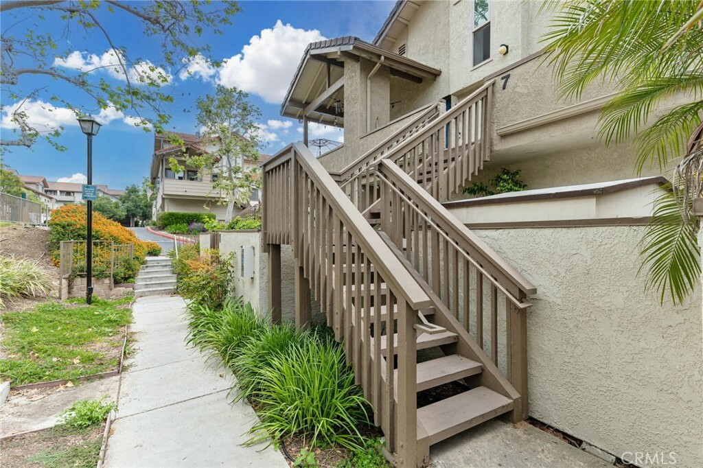 Property Photo:  140 Maegan Place 8  CA 91362 