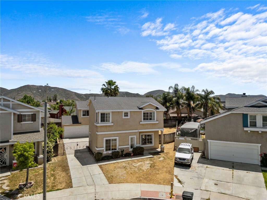 Property Photo:  1494 Rabbit Peak Way  CA 92545 