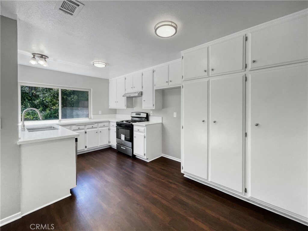 Property Photo:  42732 Tierra Robles Place  CA 92592 