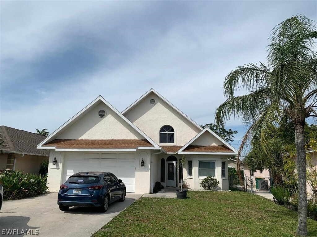 Property Photo:  739 102nd Avenue N  FL 34108 