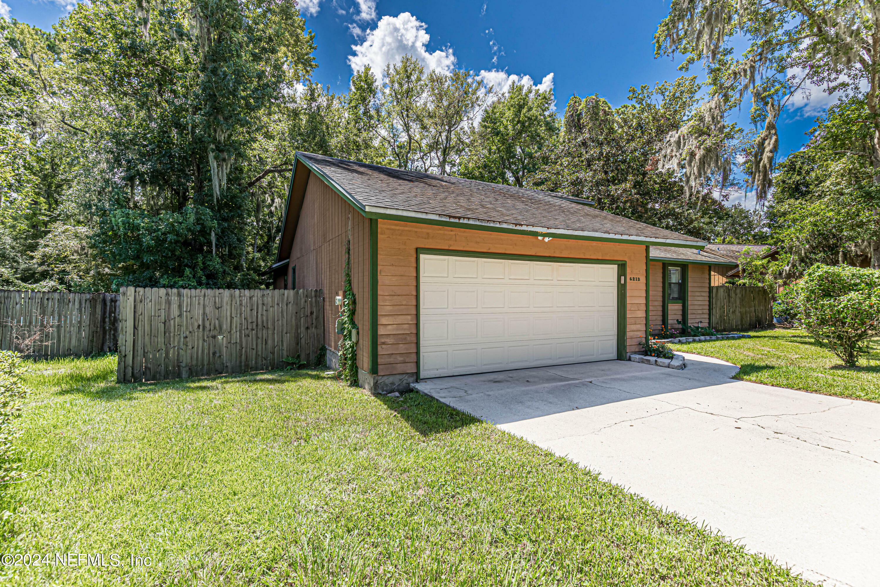 Property Photo:  6213 Island Forest Drive  FL 32003 