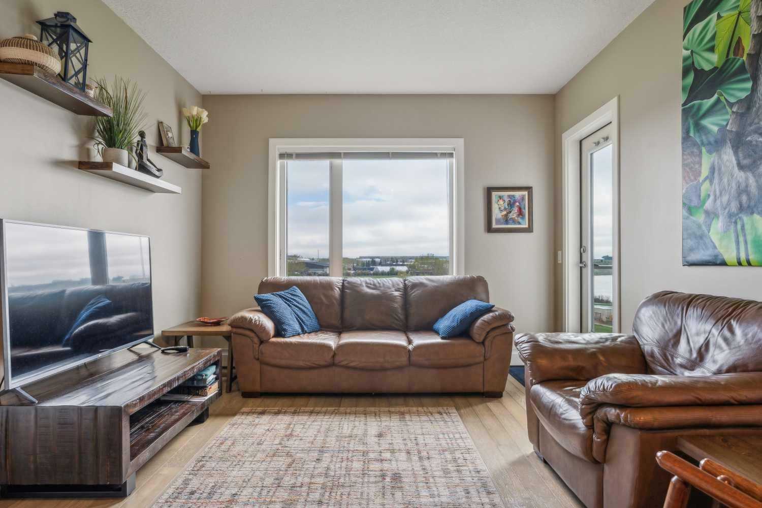 Property Photo: 604 East Lake Boulevard NE 2422 AB T4A 0G6