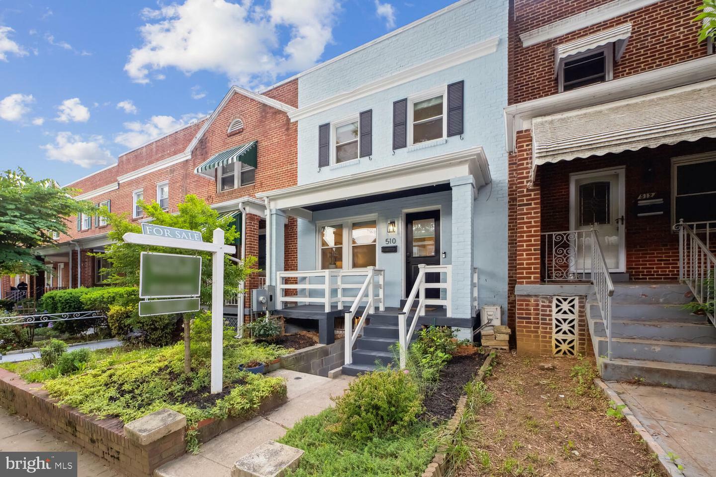 Property Photo:  510 21st Street NE  DC 20002 