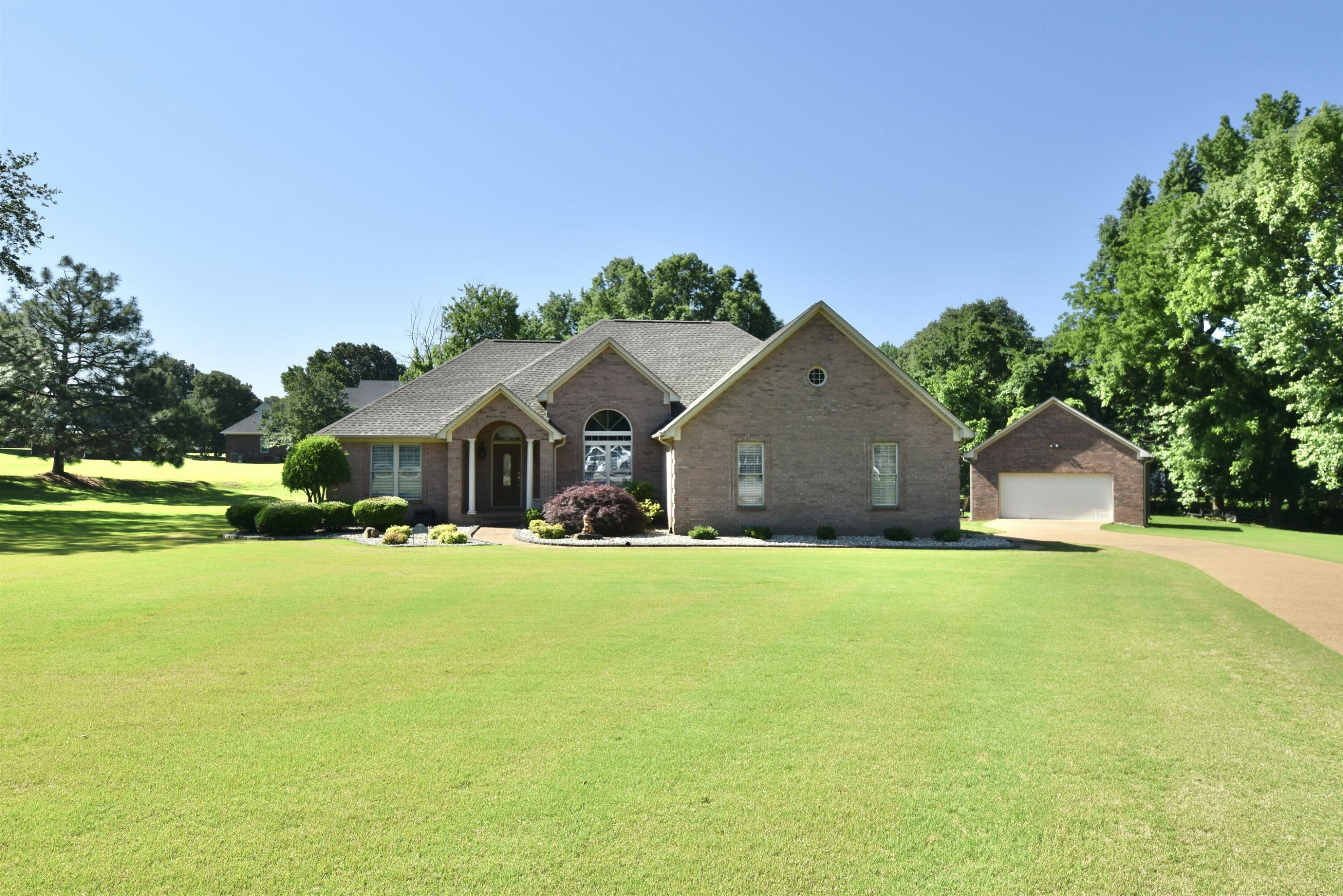 Property Photo:  8 Pleasant Oak Cove  TN 38343 