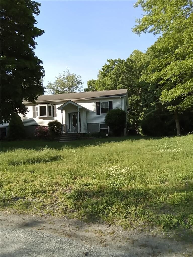 Property Photo:  5 Jane Court  NY 10950 