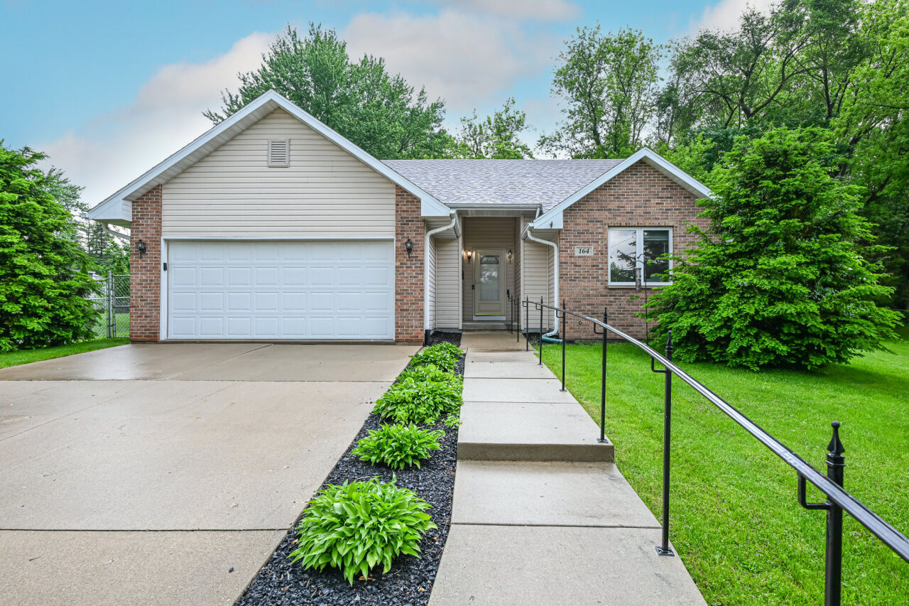 Property Photo:  164 Grove Ave  WI 53128 
