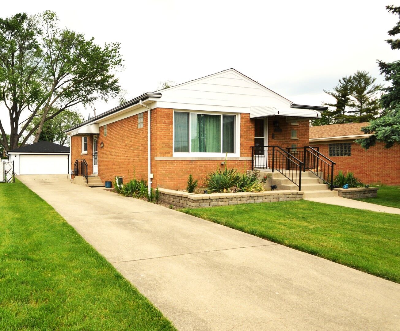 Property Photo:  1824 Gardner Road  IL 60154 