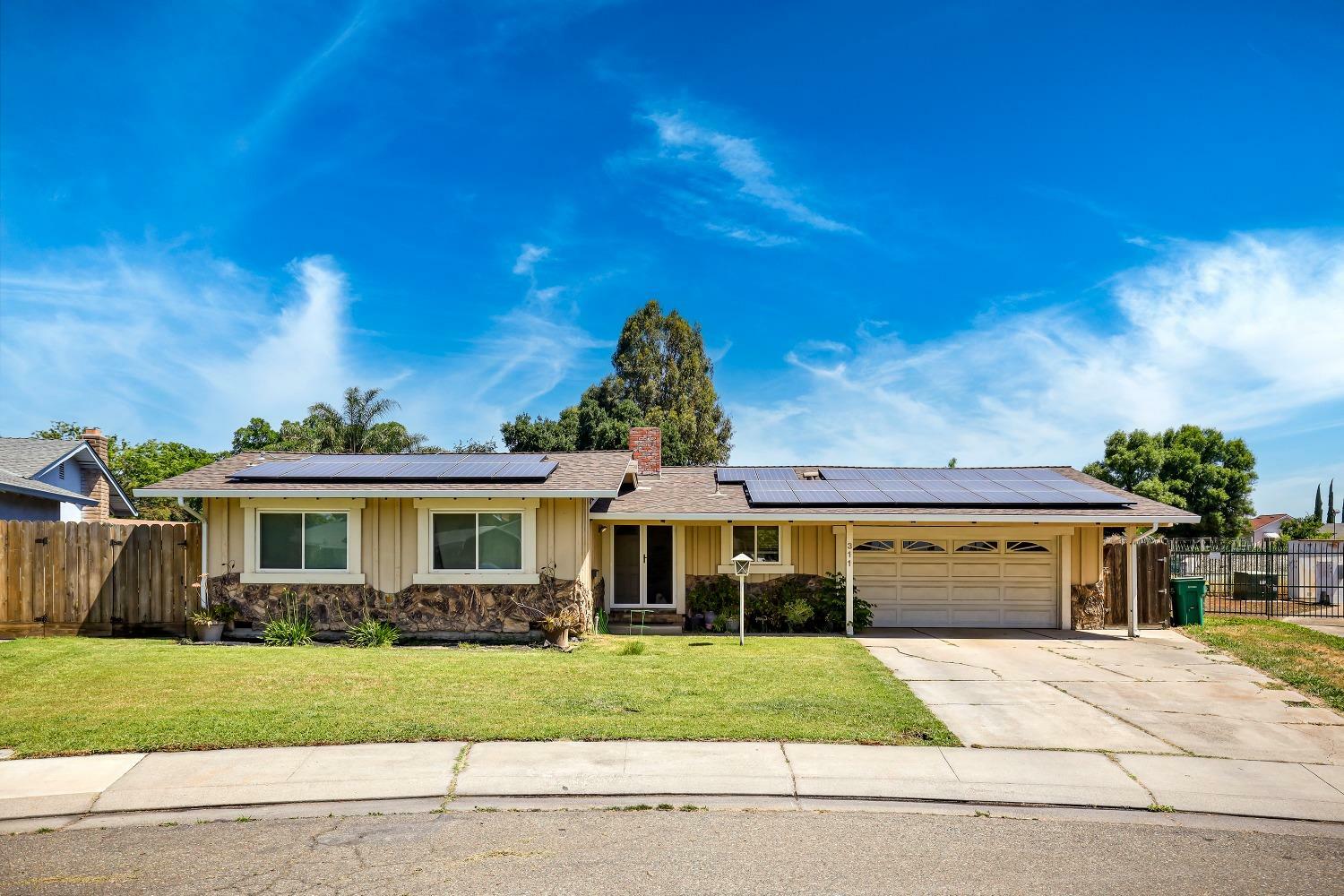 Property Photo:  311 Glasgow Avenue  CA 95210 