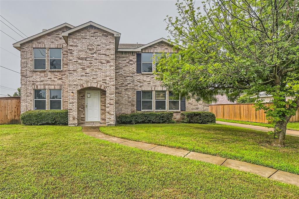 Property Photo:  654 Pondview Drive  TX 75104 