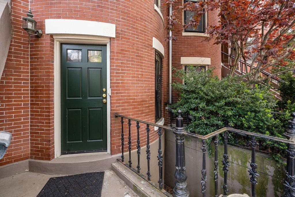 Property Photo:  84 Appleton St 2  MA 02116 