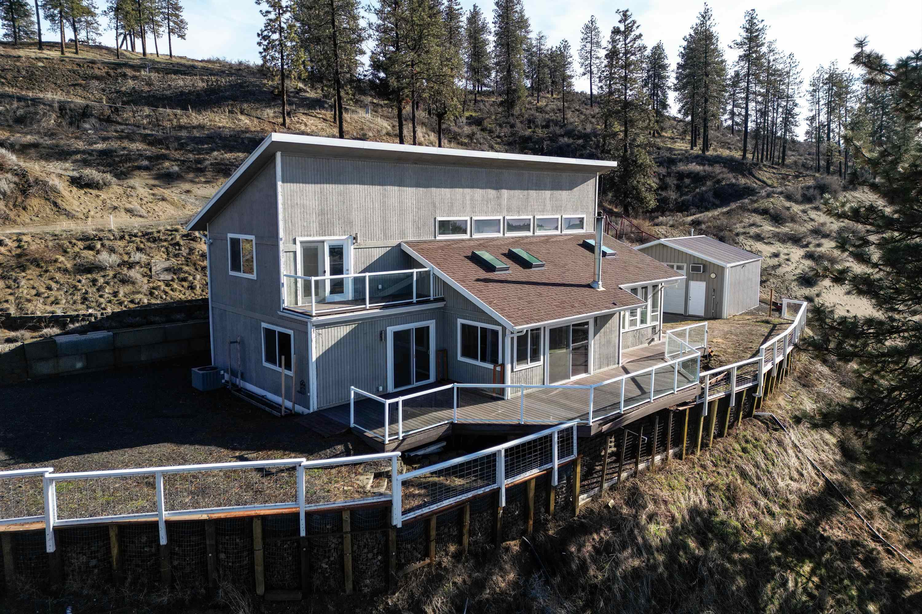 Property Photo:  42040 N Lakeview Rd  WA 99122 