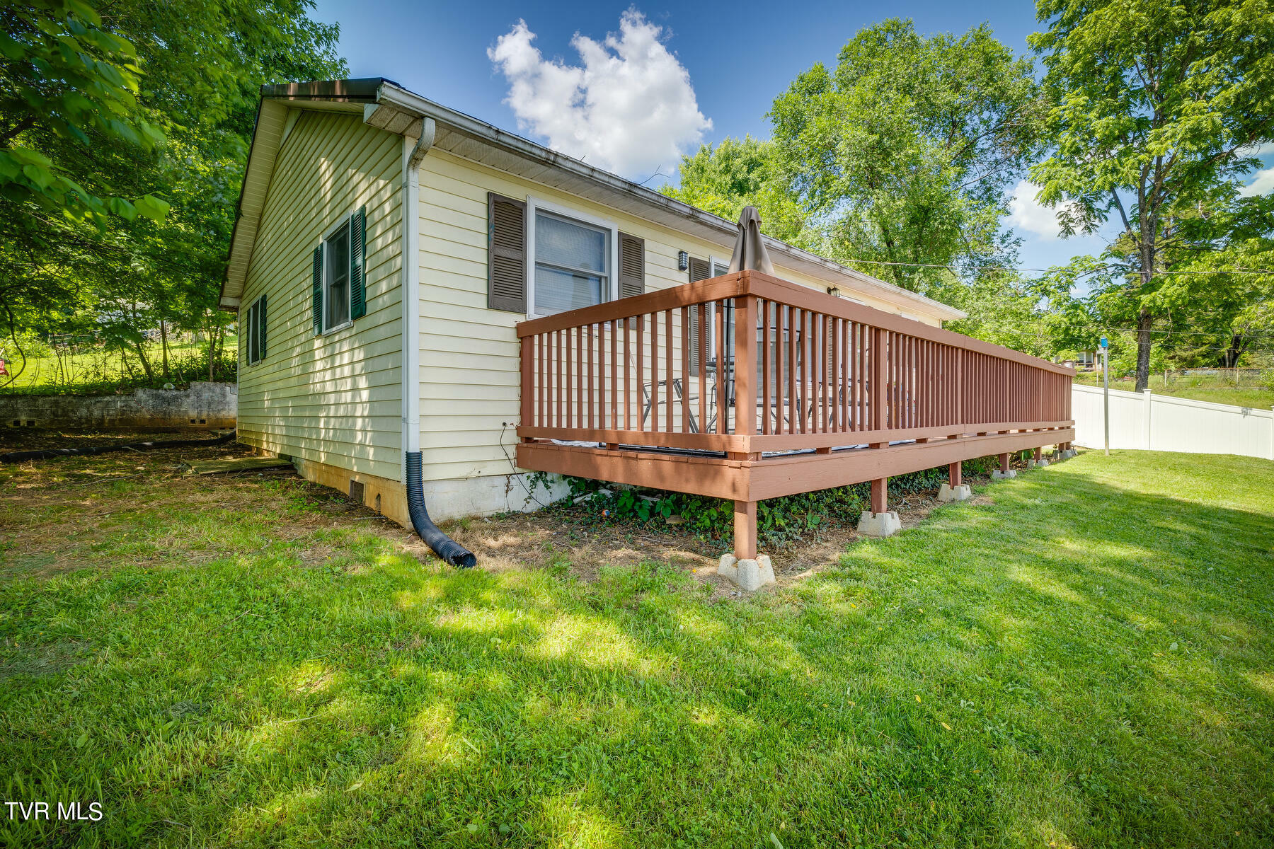 Property Photo:  1392 Ridgecrest Avenue  TN 37660 